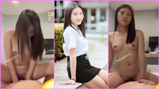 นักศึกษาสาว ขย่มควยได้เพลินมาก