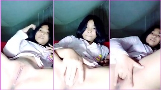 นักเรียนมัธยมผมสั้น แอบเงี่ยนหี ตั้งกล้องถ่ายช่วยตัวเอง